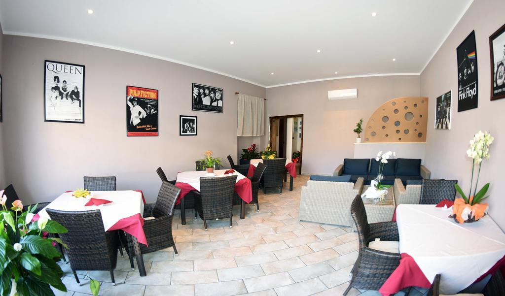 Albergo La Perla ออร์เบเตลโล ภายนอก รูปภาพ